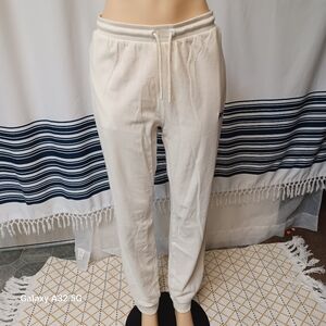 Fila Cream Track Sweatpants with Elastic Waistband and Tapered Fit Size M
